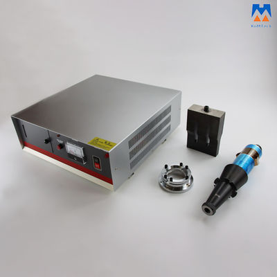 sistema continuo de la soldadura ultrasónica del generador ultrasónico 2600W con el transductor y el cuerno del generador