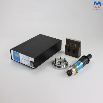 Sistema de soldadura intermitente ultrasónico de soldadura plástico de 20KHz 2000W con el transductor y el cuerno del generador
