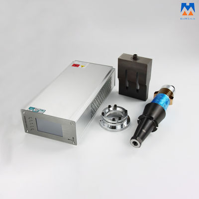 sistema de la soldadura ultrasónica de 15KHz 2600W con el transductor y el cuerno del generador del PLC Digital